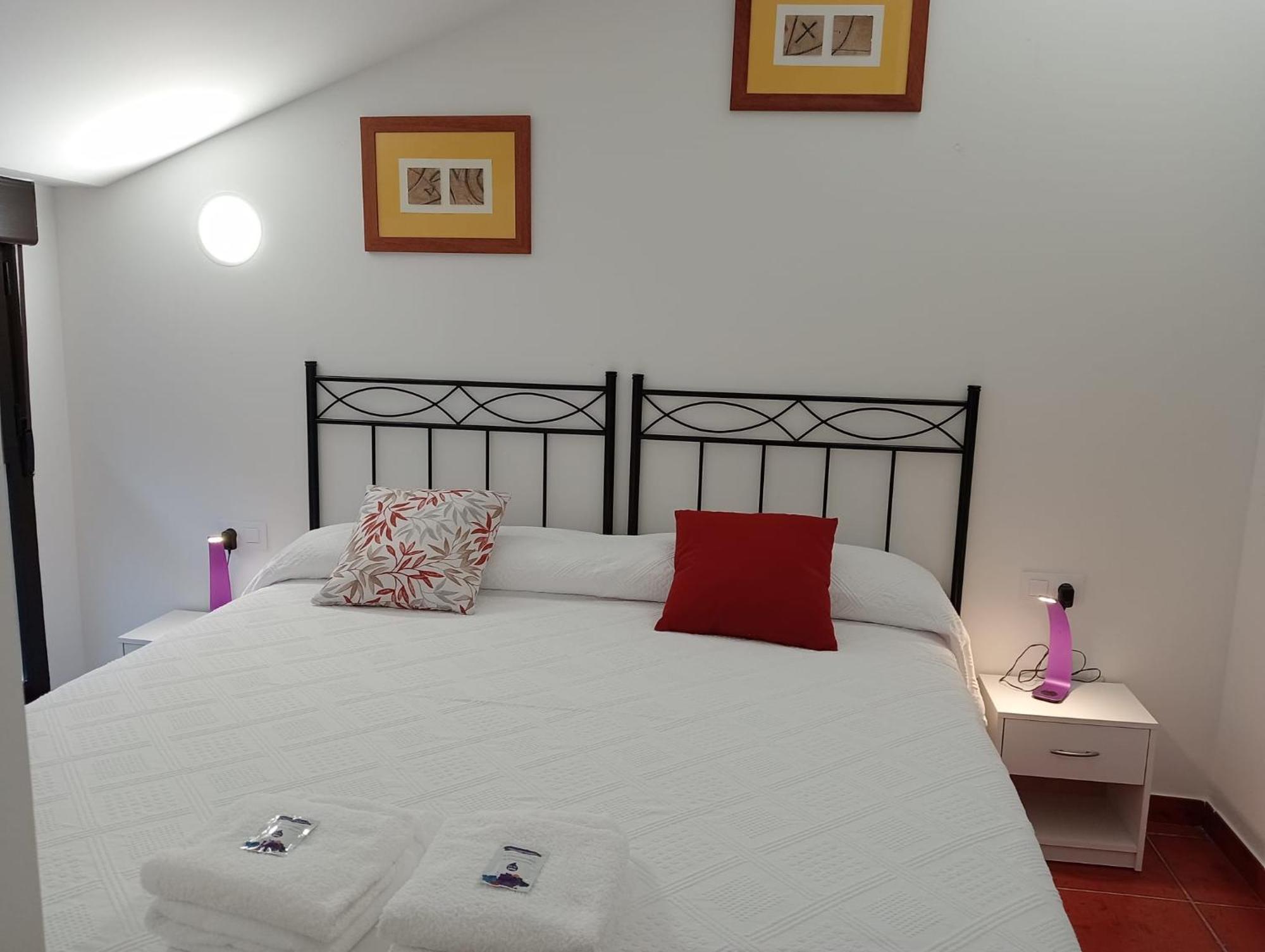 Apartamentos La Piedra En Pleno Centro Historico Con Dos Dormitorios Y Dos Banos Нахера Экстерьер фото