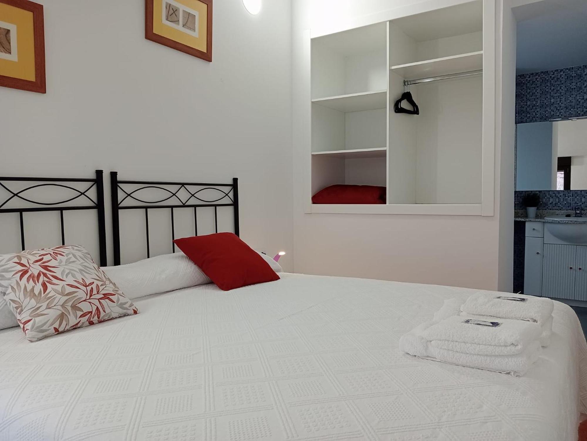 Apartamentos La Piedra En Pleno Centro Historico Con Dos Dormitorios Y Dos Banos Нахера Экстерьер фото