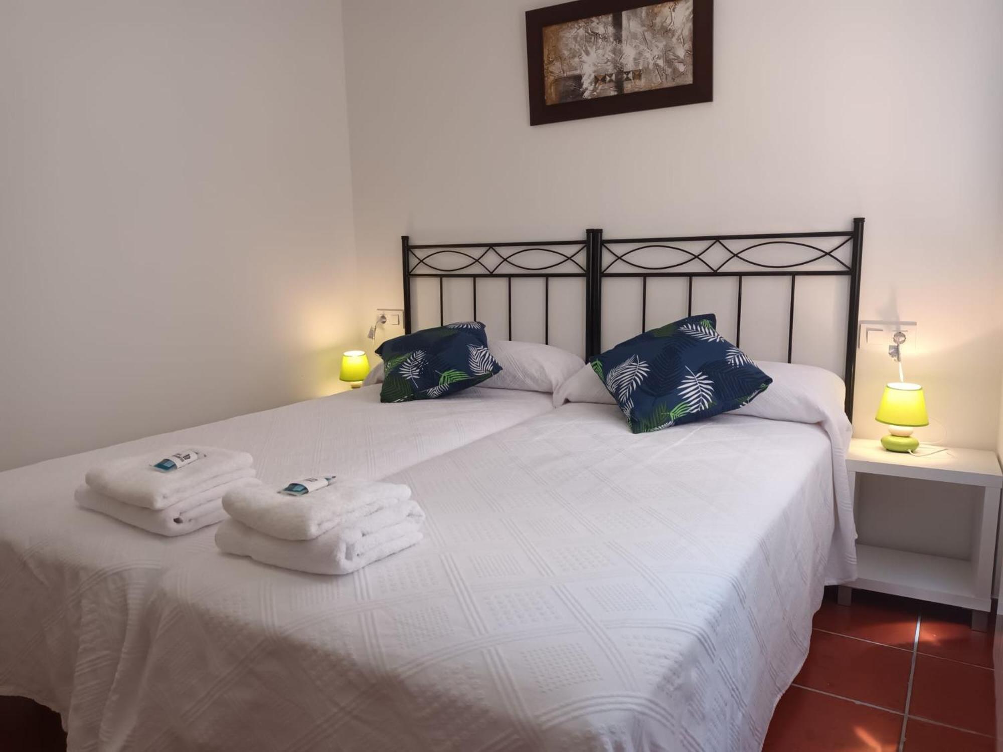 Apartamentos La Piedra En Pleno Centro Historico Con Dos Dormitorios Y Dos Banos Нахера Экстерьер фото