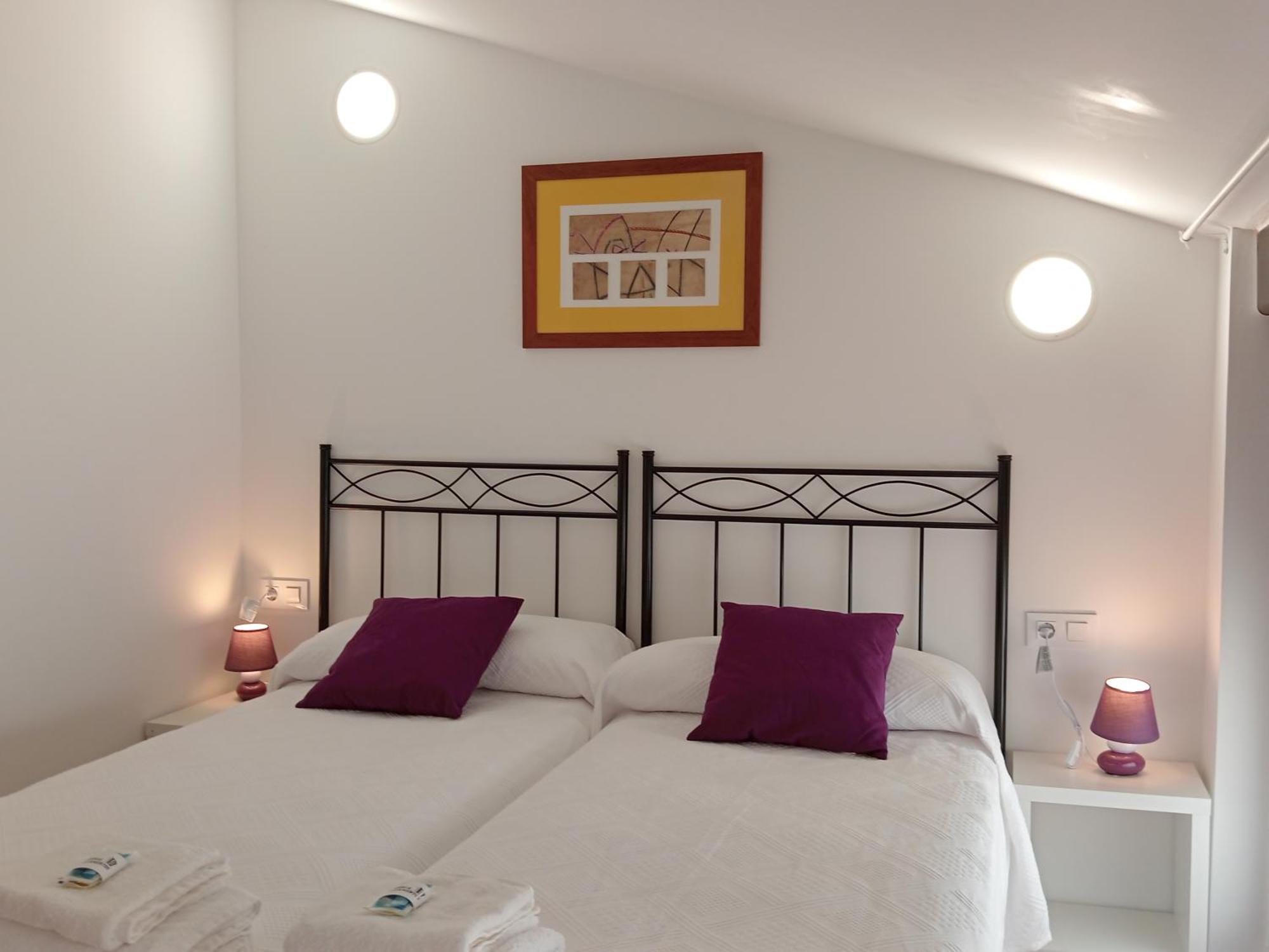 Apartamentos La Piedra En Pleno Centro Historico Con Dos Dormitorios Y Dos Banos Нахера Экстерьер фото