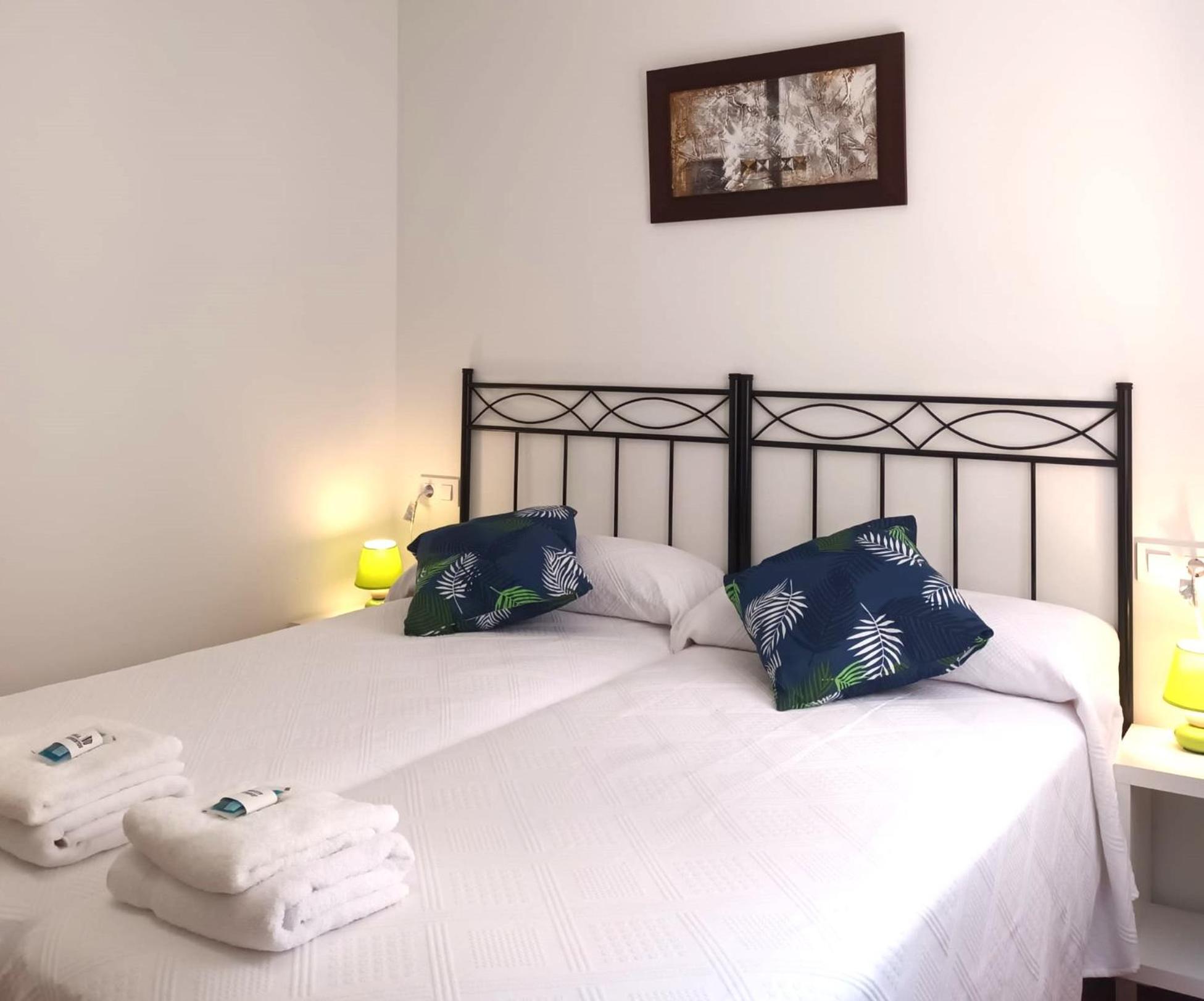 Apartamentos La Piedra En Pleno Centro Historico Con Dos Dormitorios Y Dos Banos Нахера Экстерьер фото